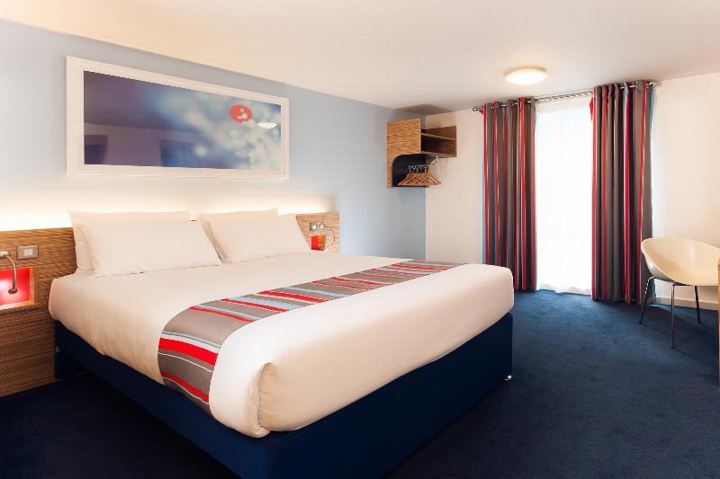 Travelodge Bracknell Central Exterior foto