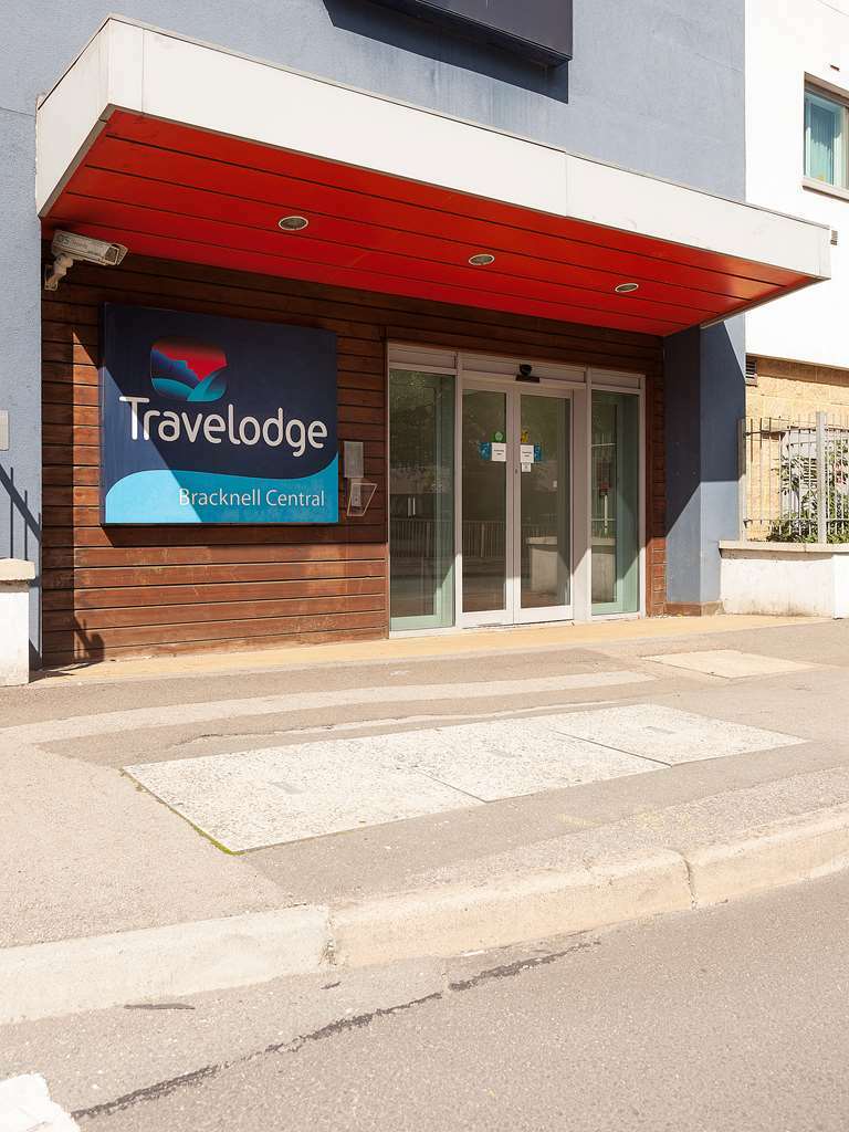 Travelodge Bracknell Central Exterior foto